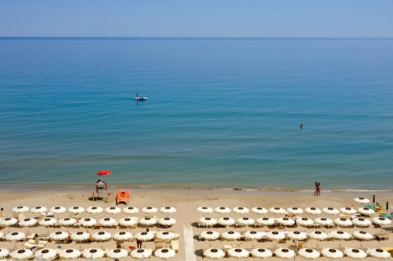 Diana Grand Hotel Alassio Exterior foto